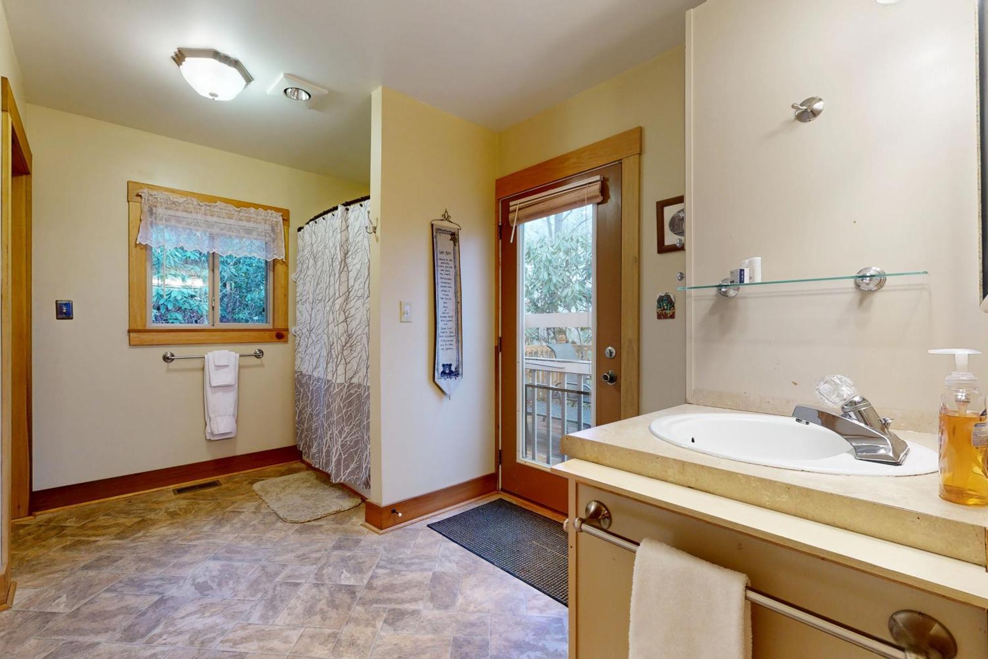 2 Bed 2 Bath Vacation Home In Whittier V Exteriér fotografie